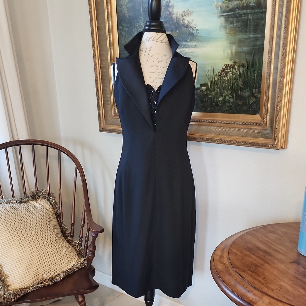 Elegant Black Sleeveless Dress Size 14 by Ever Beauty